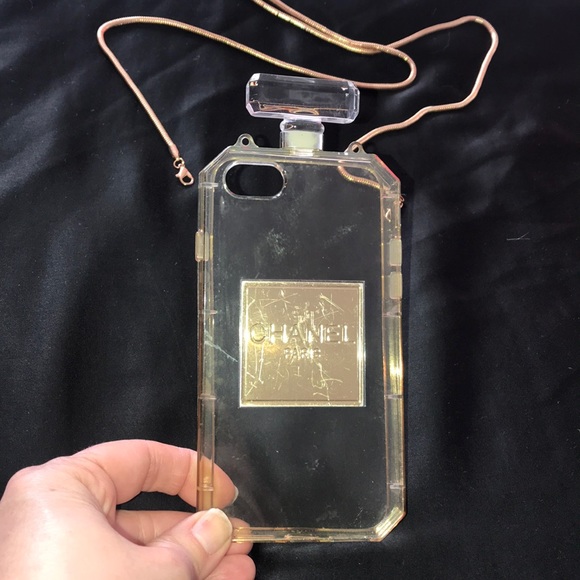 Rare Chanel 5 IPhone case with chain - Picture 4 of 16